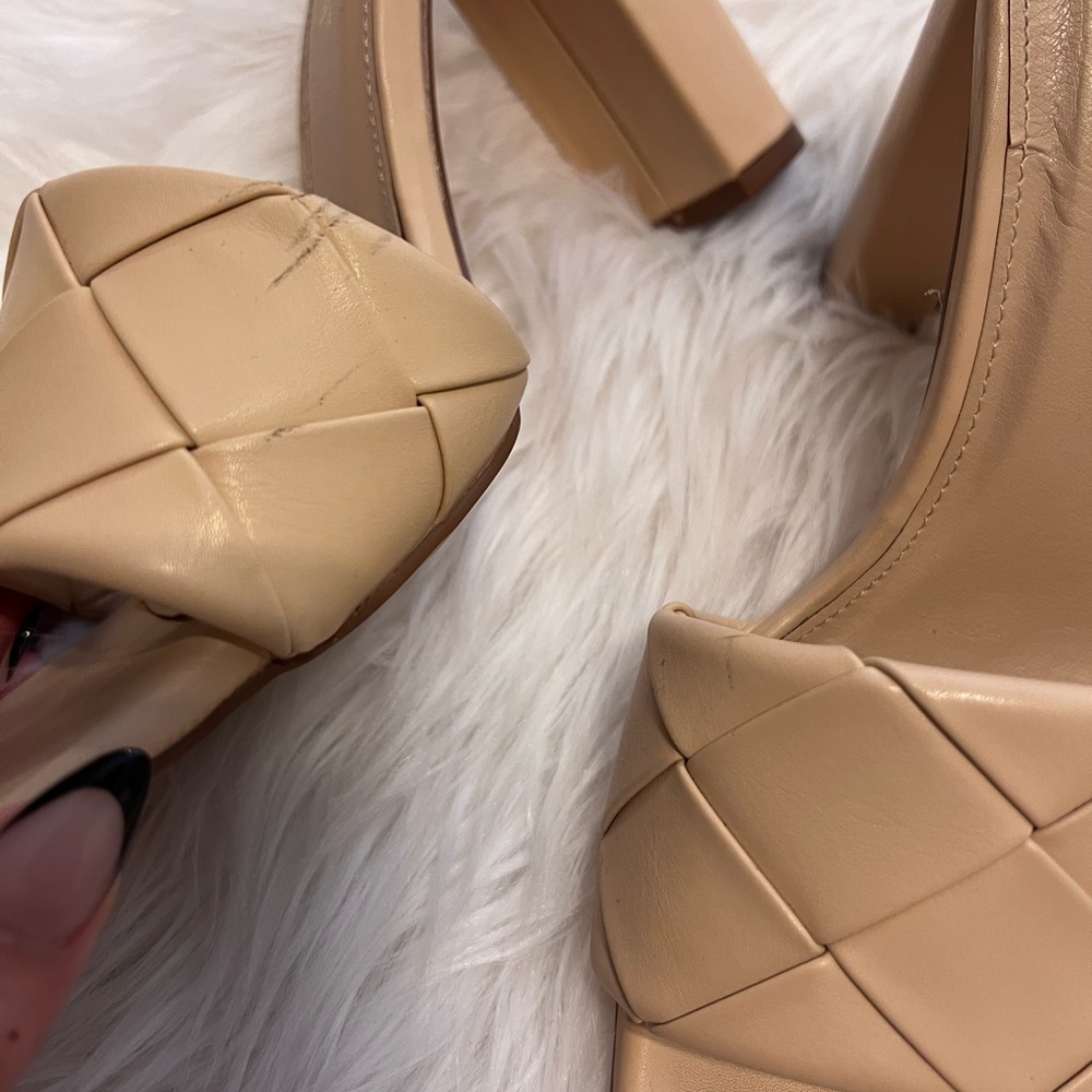Heels - Picture 5 of 10
